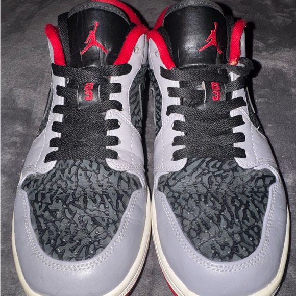 Jordan Black and Red Athletic Shoes - Picture 2 of 5